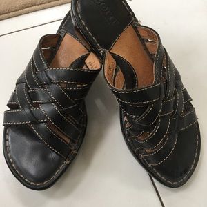 Born vintage size 7 sandals in black